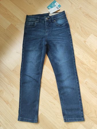 Neue Jeanshose Gr. 128