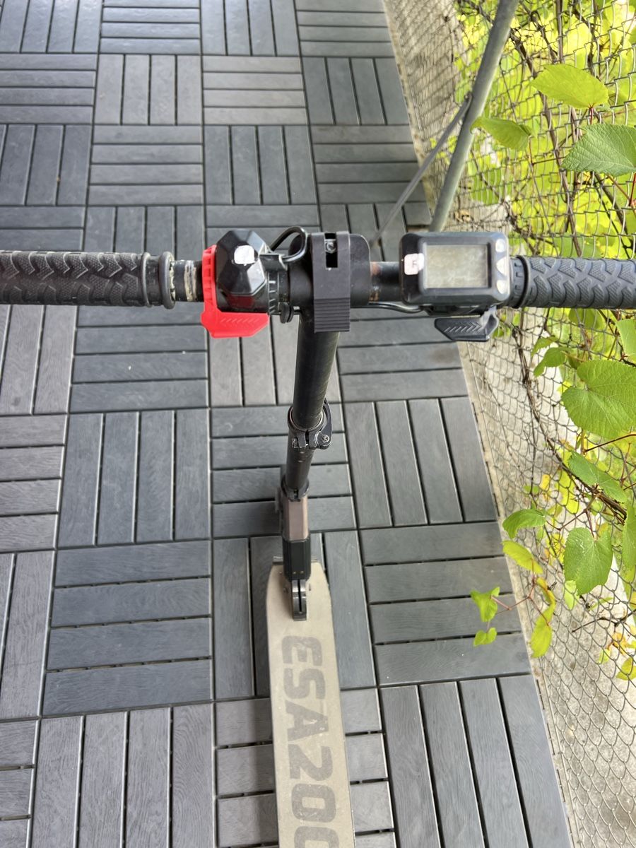 Scooter: E-Scooter ESA 2000 ab 1 CHF – Difettoso da Zürich venduto da Leo_wyn 1