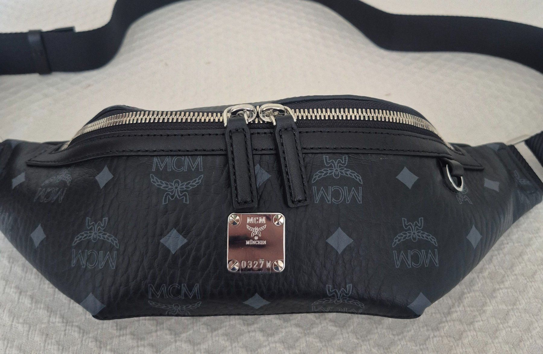 Mcm Borse: Neue MCM Bauch-/Brusttasche – Nuovo (secondo la descrizione) da Dottikon venduto da Pega7 2