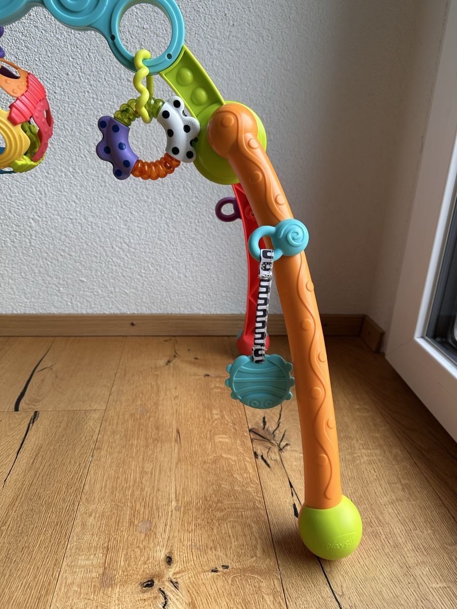 Bogenschiessen: Babyspielbogen mit Spielzeug – Gebraucht aus Heiligkreuz (Mels) von Luova 3
