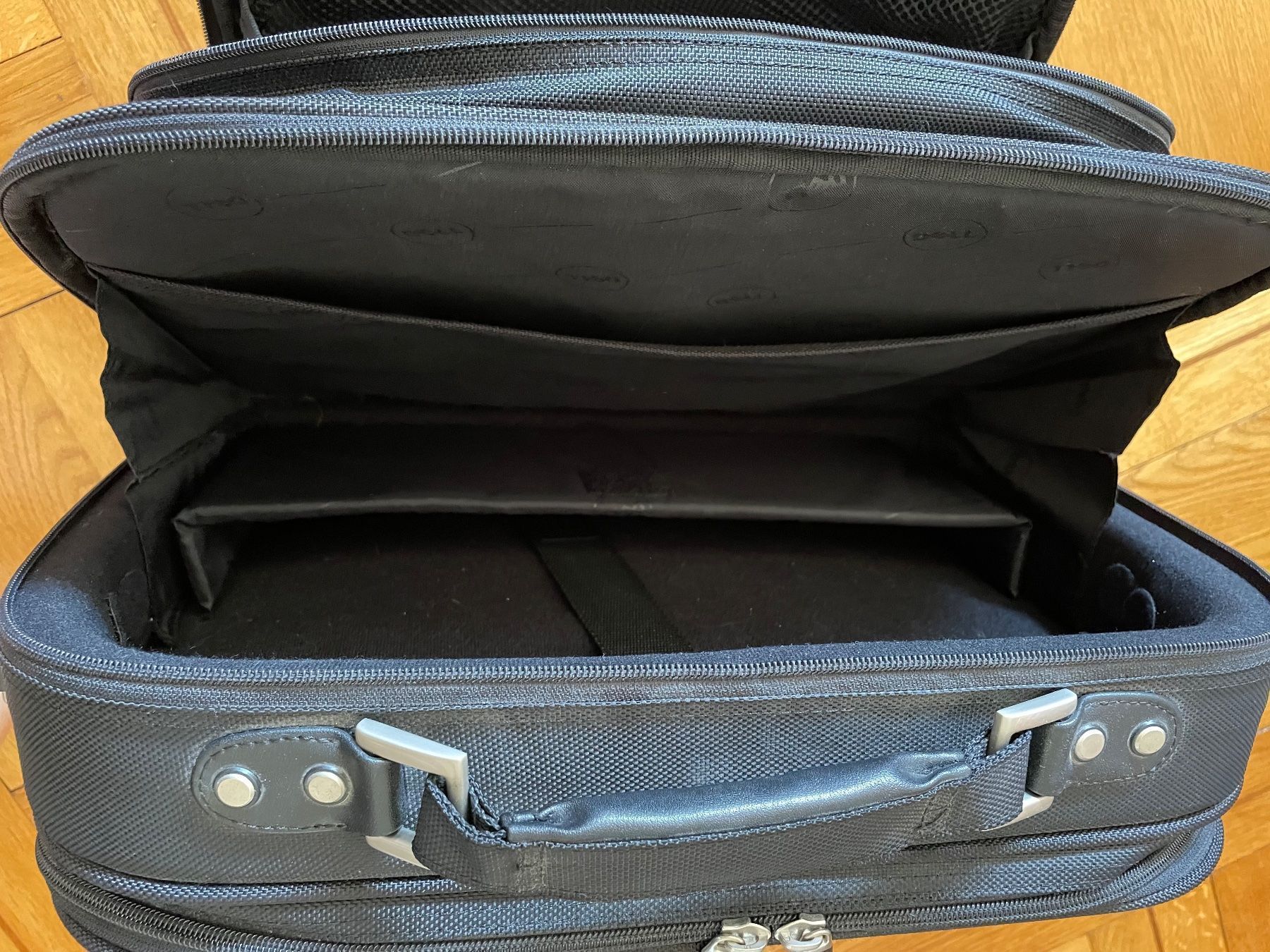 Dell Borse: Dell Tasche für Notebook – Usato da Genève venduto da Buens4 5