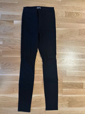 Pieces Jeans, Schwarz, Grösse 28/32, S
