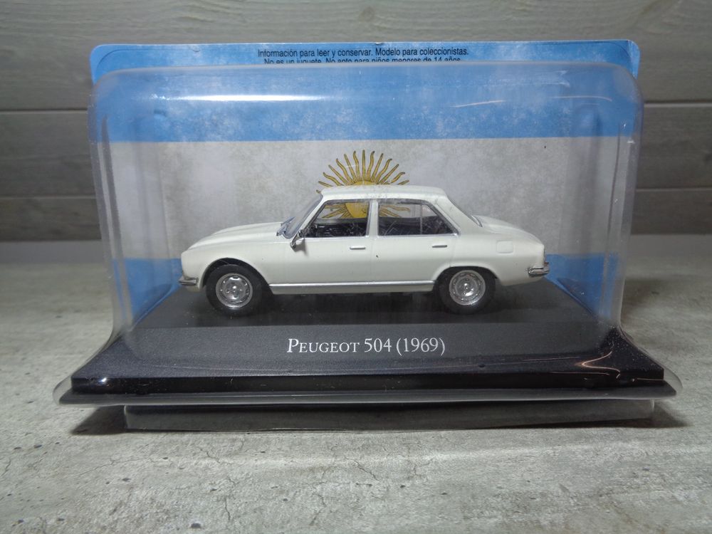 Salvat 1:43 Classic Car Peugeot 504 1969 2