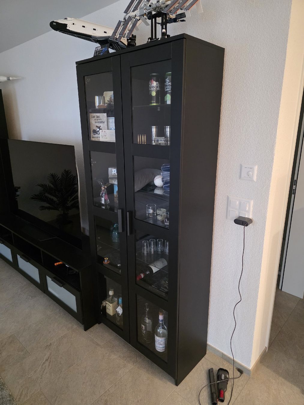 Ikea Vitrines: Vitrine IKEA Brimnes – D'occasion à Kaltbrunn par a_s_28jn 1