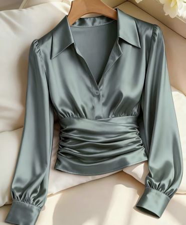 Damen Bluse in Satin Optik salbeigrün Grösse M NEU