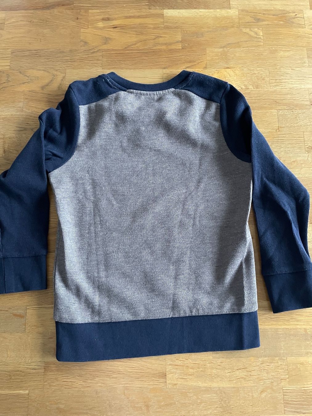 Pullover & Sweatshirts: Pullover Gr. 128 – Gebraucht aus Gränichen von stern1111 2