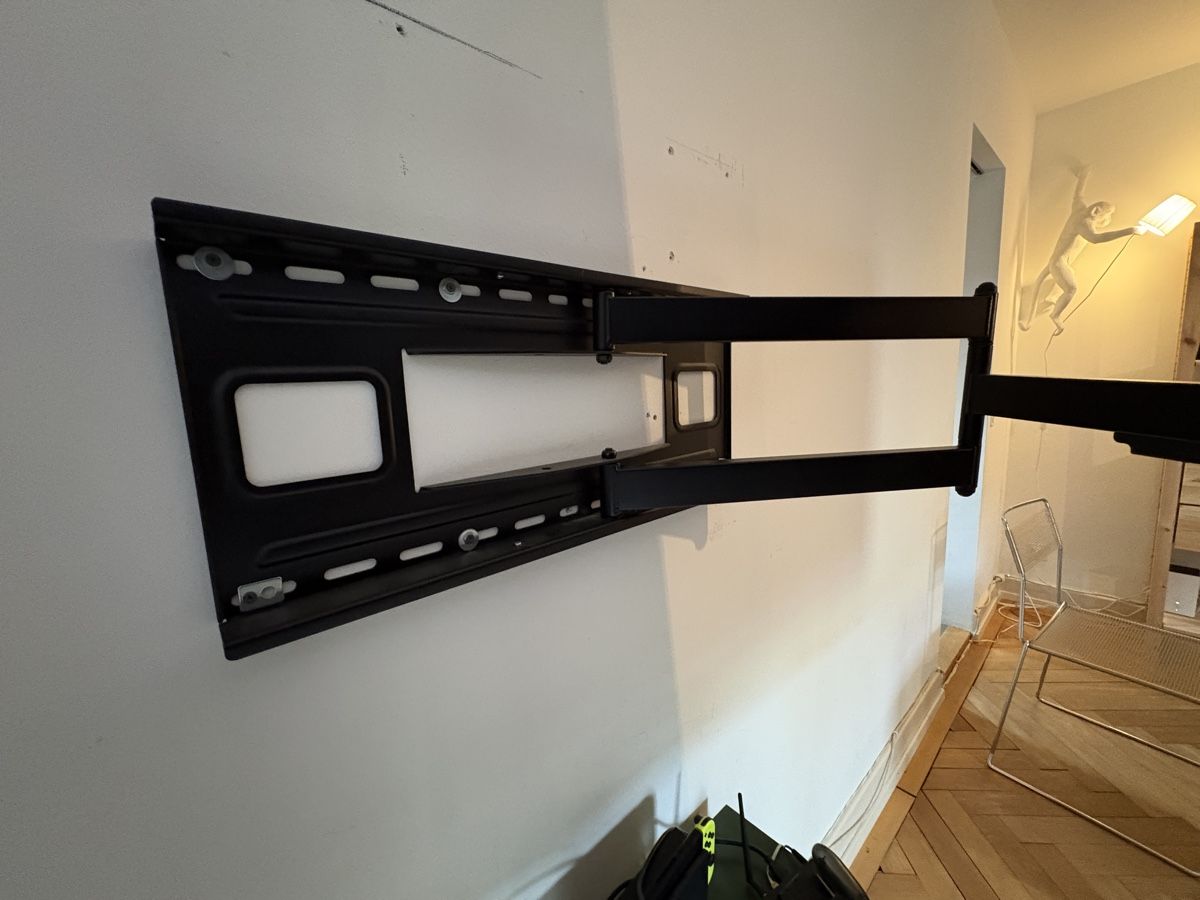Fernseher: Écran OLED 55 pouces avec support mural – Gebraucht aus Biel/Bienne von aud_8t98 5