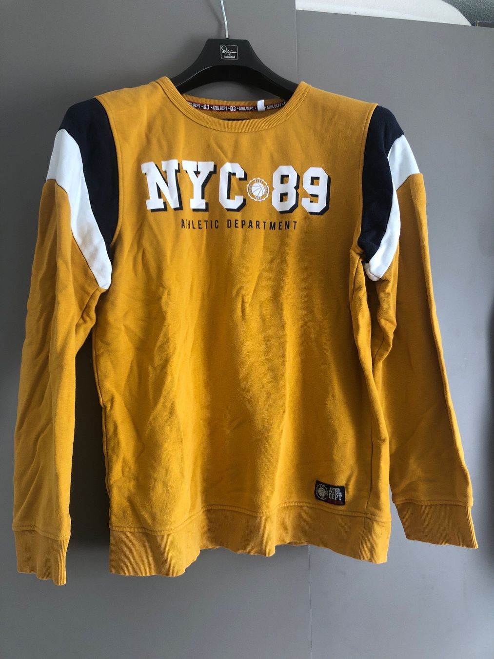 Nike Pullover & Sweatshirts: 3 pullover:1 nike air jordan M, 2 pullis basketball 170 – Gebraucht aus Olten von eti_r289 5