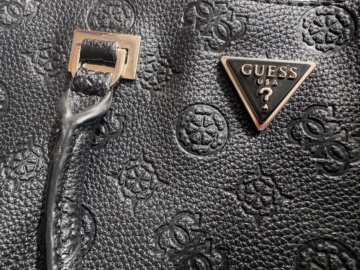 Guess Borse da donna: Guess Handtasche schwarz – Usato da Neuhausen am Rheinfall venduto da AbisZallesdabei 6