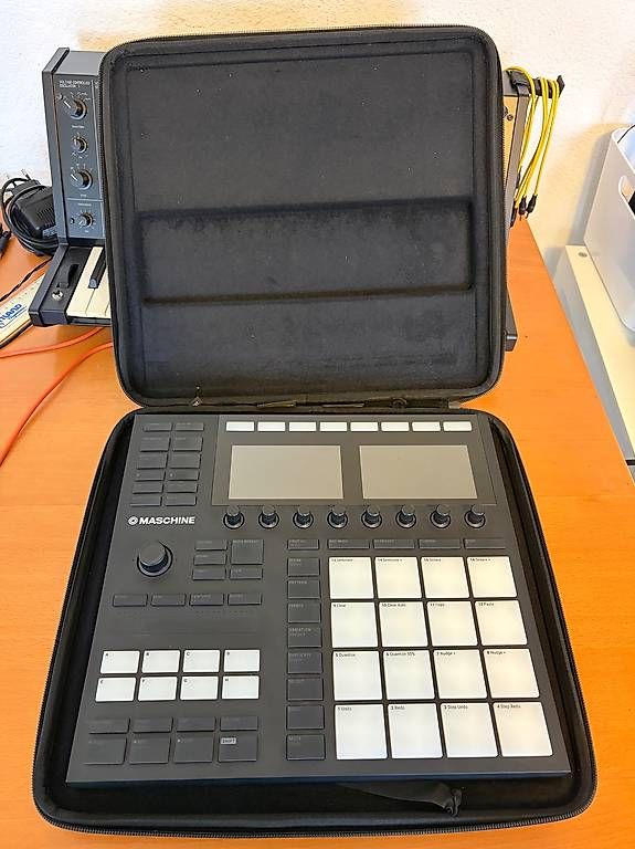 Native Instruments Strumenti musicali: Native Instruments Maschine MK3 avec Mallette de transport – Usato da Bex venduto da rseignez 2