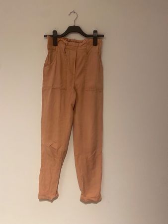 Lachs farbene Hose von Clockhouse (Grösse 34)