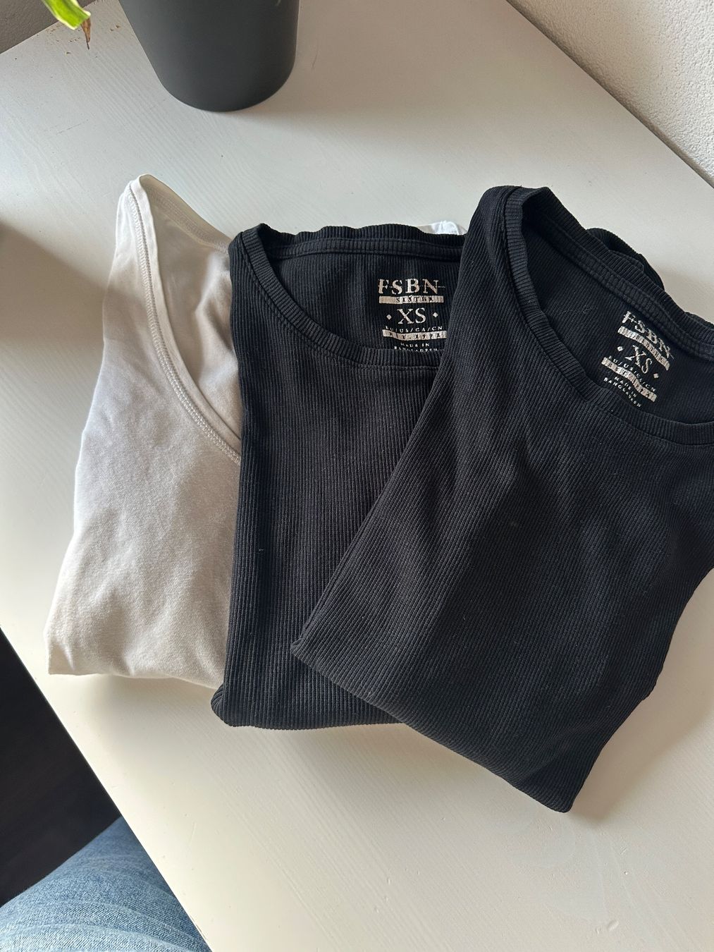 T-shirt: Gratis 3er Set Shirts, Gr. XS – Usato da Müstair venduto da V.Sara