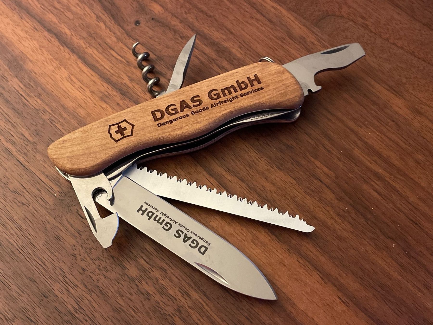 Victorinox Coltelli tascabile: Victorinox Forester Wood mit Gravur – Nuovo e nell'imballaggio originale da Zürich venduto da plumita