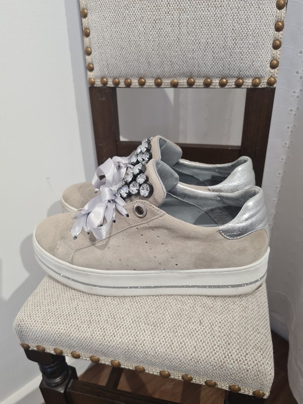 Scarpe da donna: Maripé Sneaker, neuwertig, Grösse 38, Strass – Usato da Adligenswil venduto da FriedasWelt 1