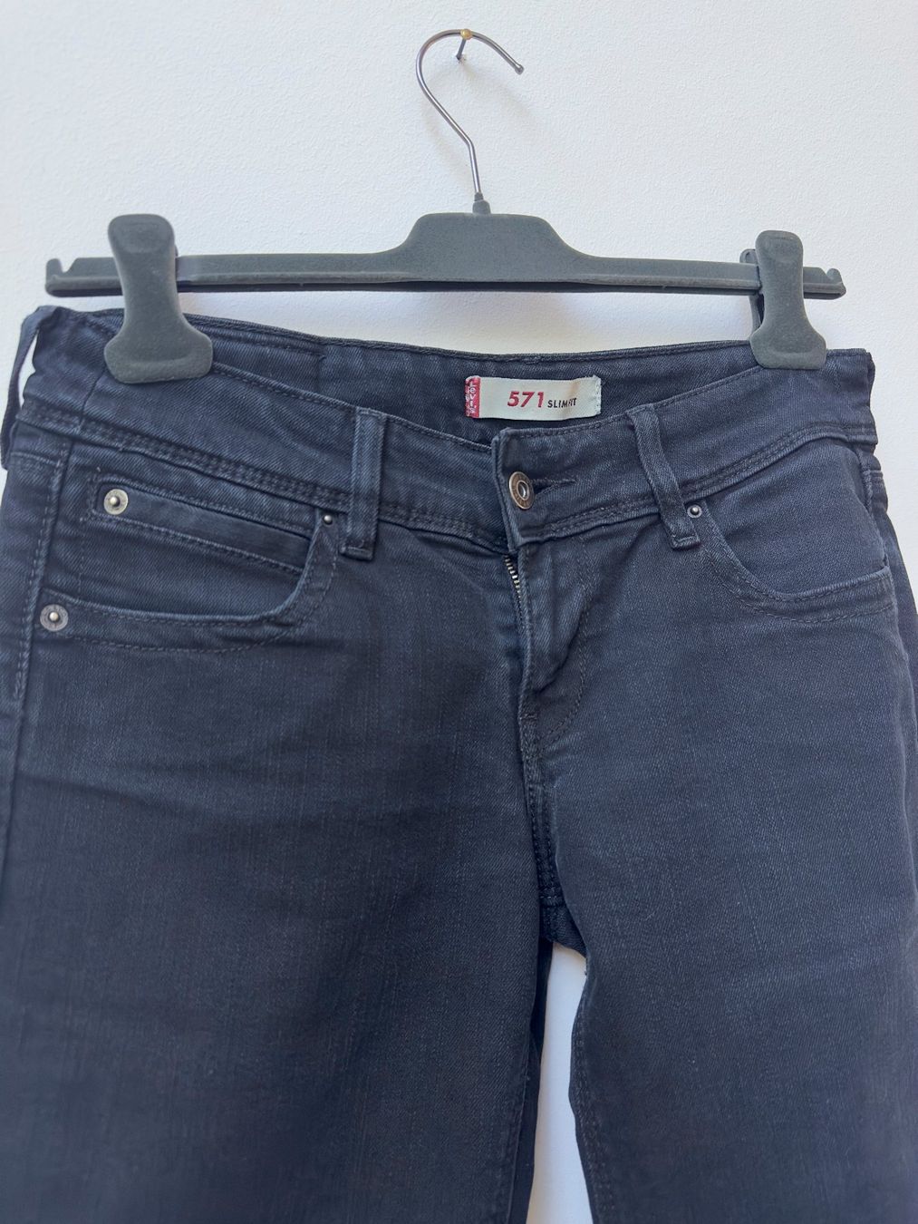 Levi's Jeans: Levi's Jeans Slim Fit Grösse 29/34 – Usato da Basel venduto da wardrobeupdate 1