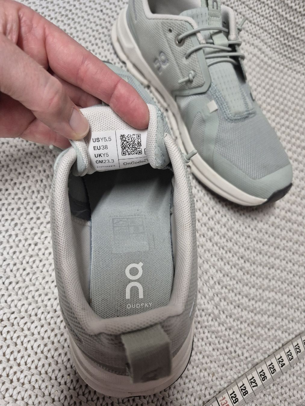 On Scarpe da donna: ON Running Cloud Sky Laufschuhe Gr.38 mint – Usato da Merligen venduto da muss_haben 3