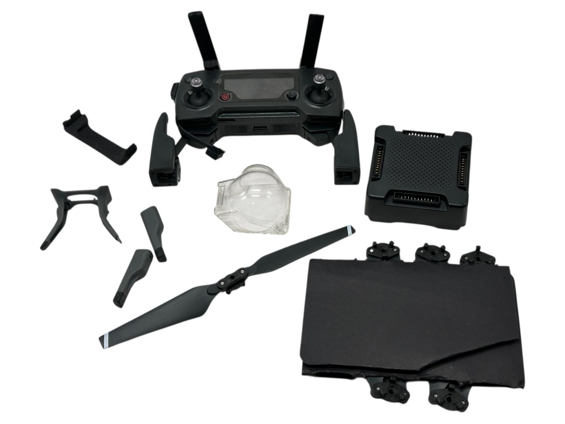 DJI Telecomando: Télécommande DJI GL200A + Chargeur Mavic M1CH-S + 6 Hélices – Usato da Morges venduto da vintiques 1