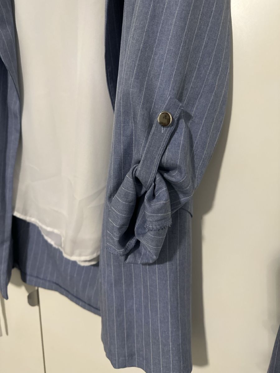 Lotti di vestiti: Stylischer Hosenanzug mit Bluse, Grösse 38 – Nuovo (secondo la descrizione) da Dietikon venduto da vithya88 3