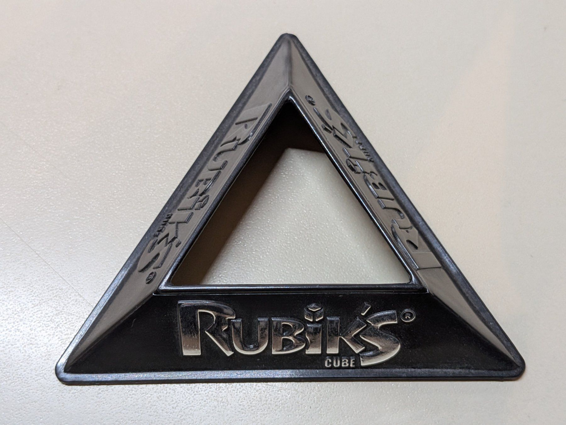 Rubik's Giochi: Original Rubik's Cube mit Ständer – Usato da Port venduto da gecotom 1