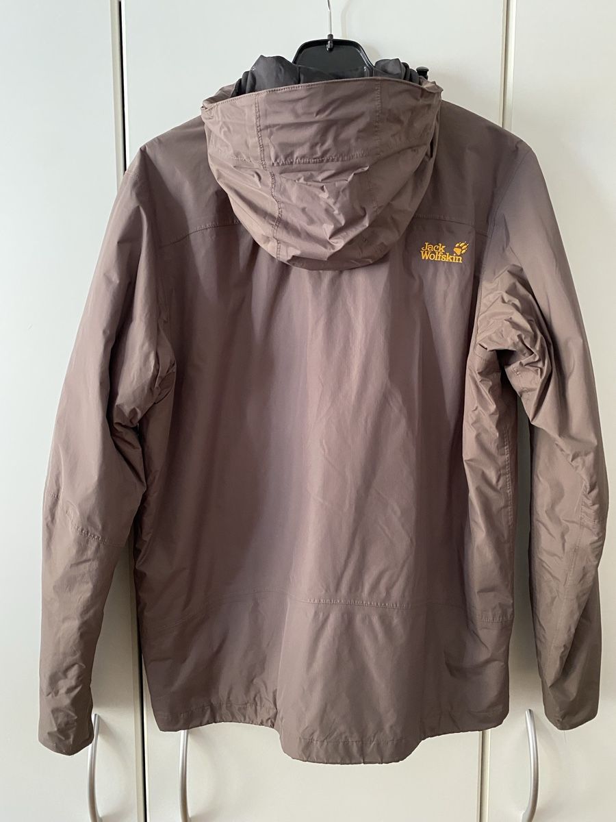 Jack Wolfskin Giacche: Jack Wolfskin Regenjacke, Windjacke M – Usato da Münchenstein venduto da Ladypink7 1
