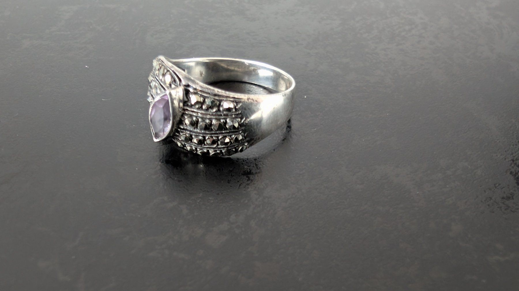 Anelli: Vintage Silber Ring mit Amethyst und Markasiten – Usato da Egg b. Zürich venduto da leroy711 1