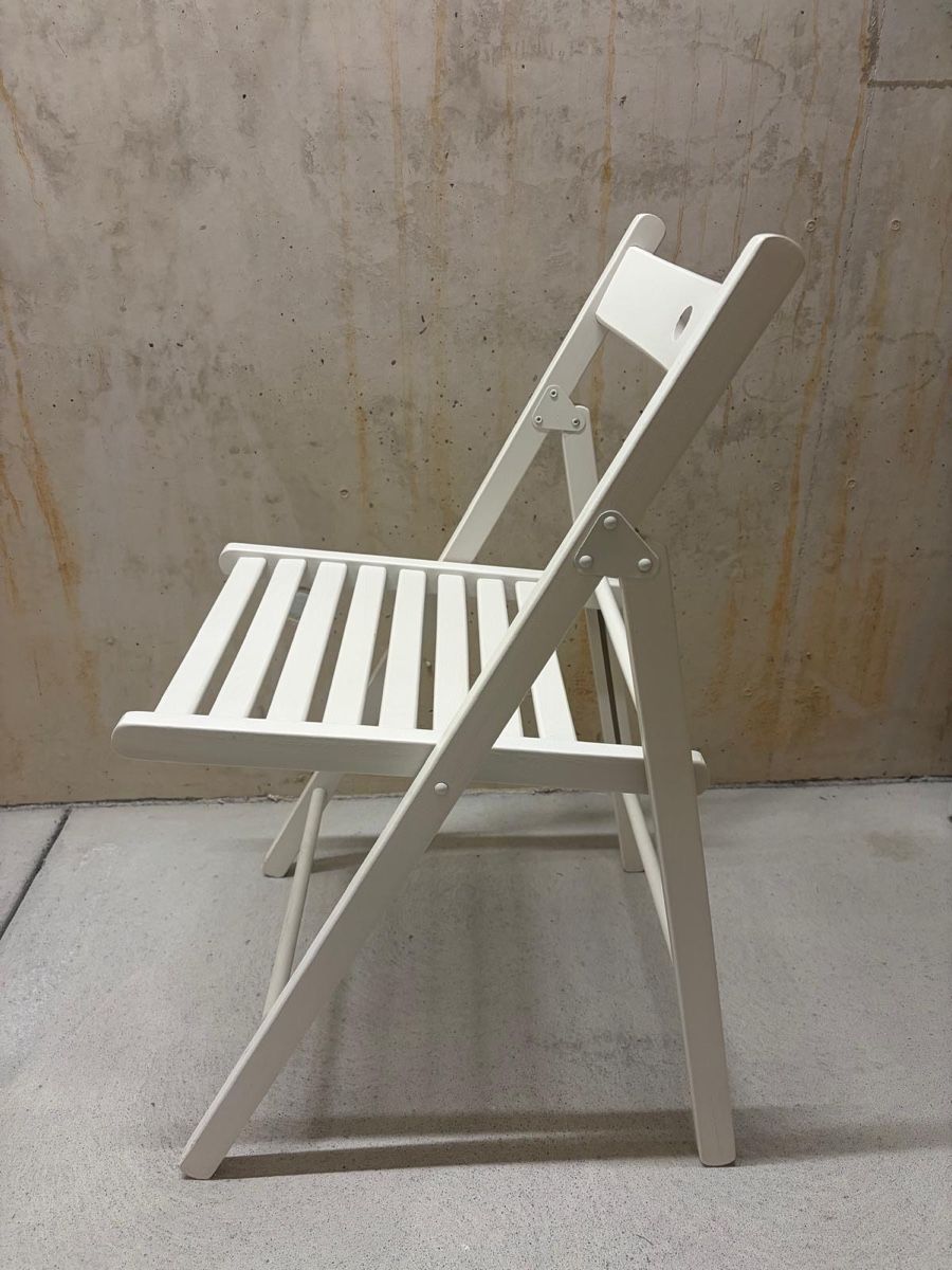 Ikea Chaises: 4 IKEA FRÖSVI Chairs - White – D'occasion à Kilchberg ZH par MariaPoirier 4