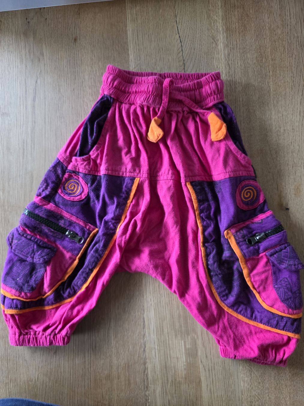 Hosen: Kinder Hose 2 Jahre – Gebraucht aus Altstätten SG von Carrybones