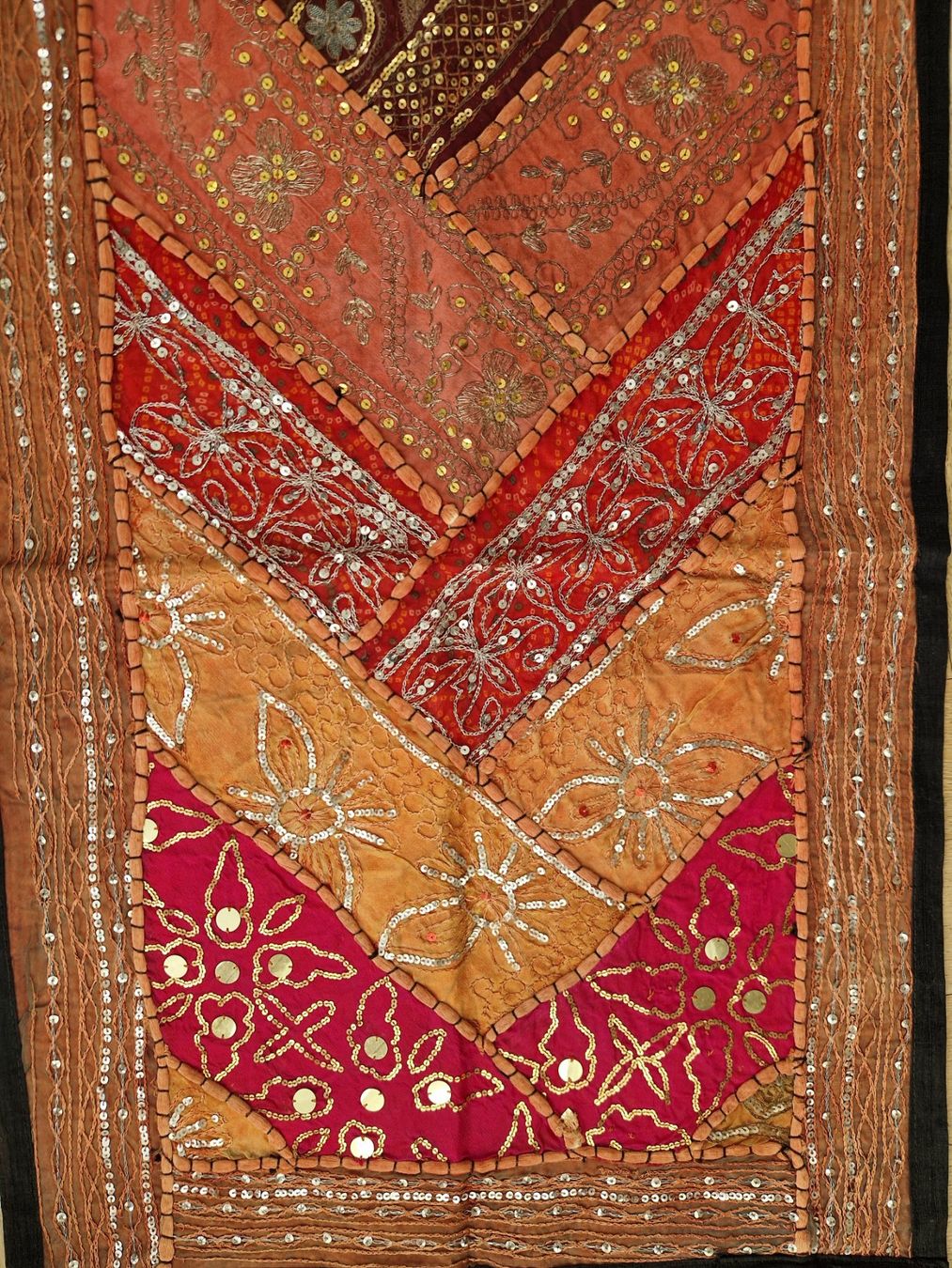Tessuti: Tischläufer / Indischer Patchwork Handbestickt mit Pailetten – Usato da Küsnacht ZH venduto da 2011_ 8