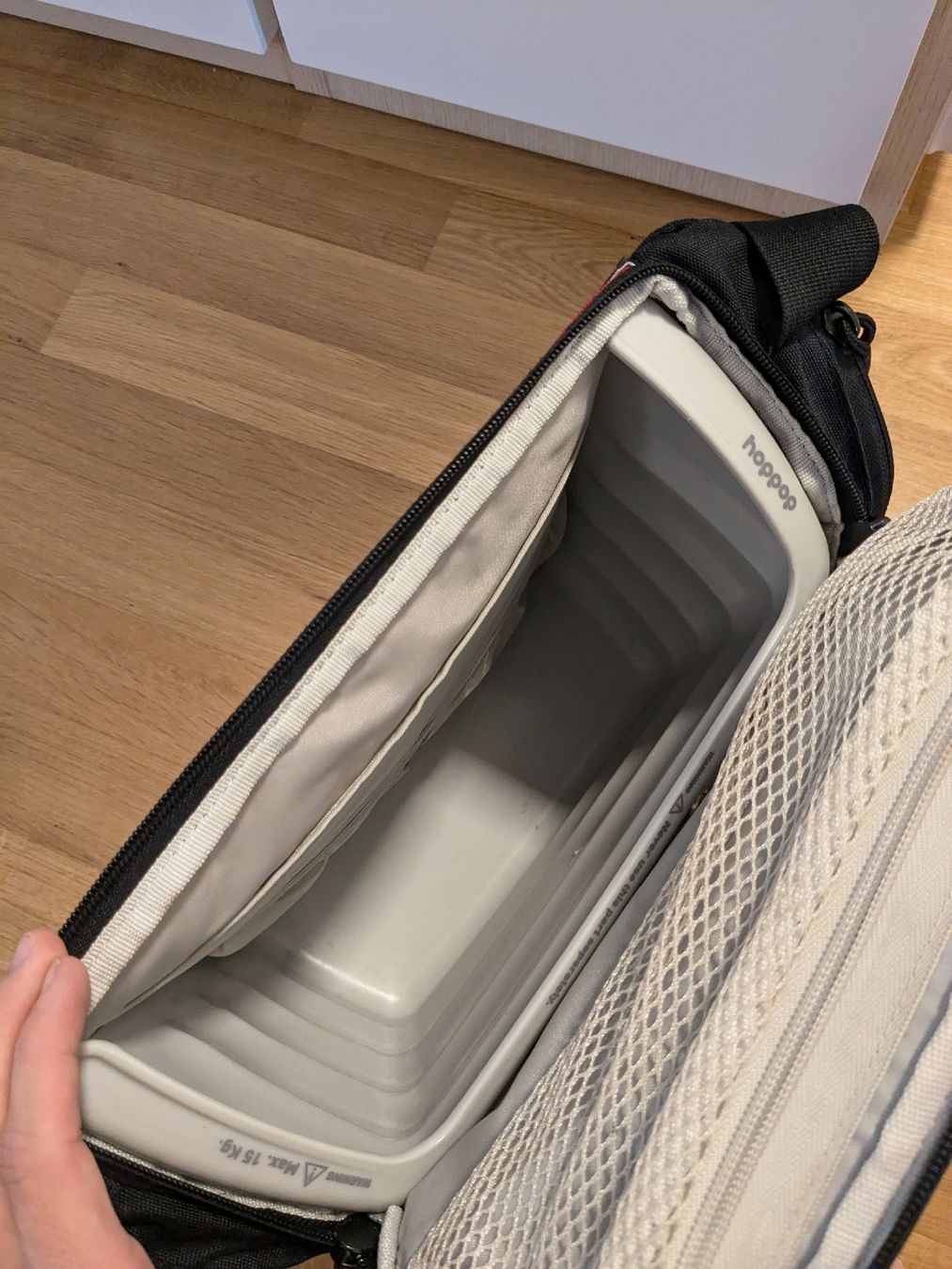 Sacs: Stuhlerhöhung / Sitz mit integrierter Tasche – D'occasion à Wettingen par wettingen23 3