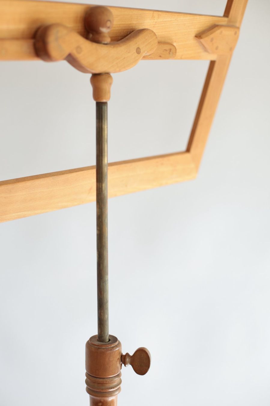 Strumenti musicali: grand lutrin en bois ancien – Usato da Biel-Bienne venduto da monsieur_jelmoli 3