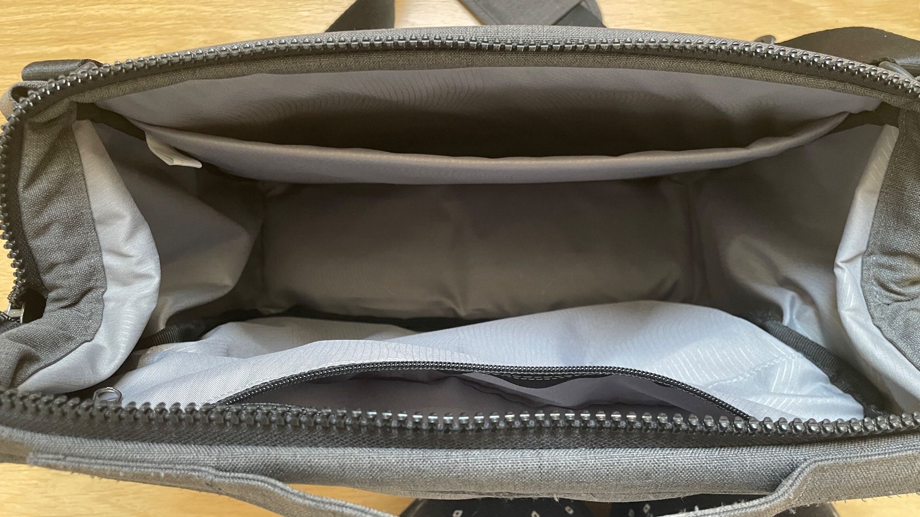 Borse: Sac Case Logic pour gris pour ordinateur, comme neuf, gris – Usato da Jussy venduto da Retrove 3
