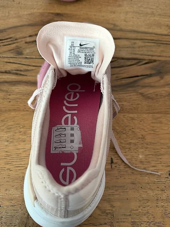 Nike Scarpe da donna: Nike Supereep Sneacker Gr. 42 – Usato da Wiesendangen venduto da stdlea 3