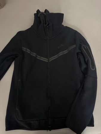 Nike tech pullover