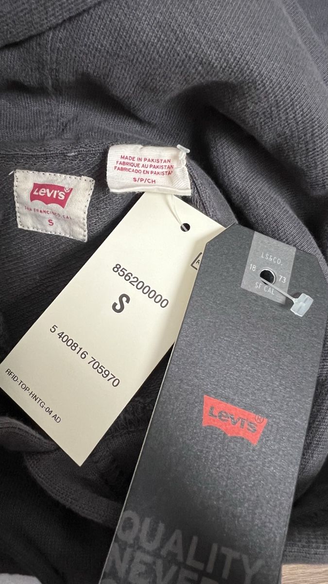 Levi's Maglioni & Felpe: Levi's Kapuzenpullover, Gr.S - Neu – Nuovo e nell'imballaggio originale da Visp venduto da bluenero 3
