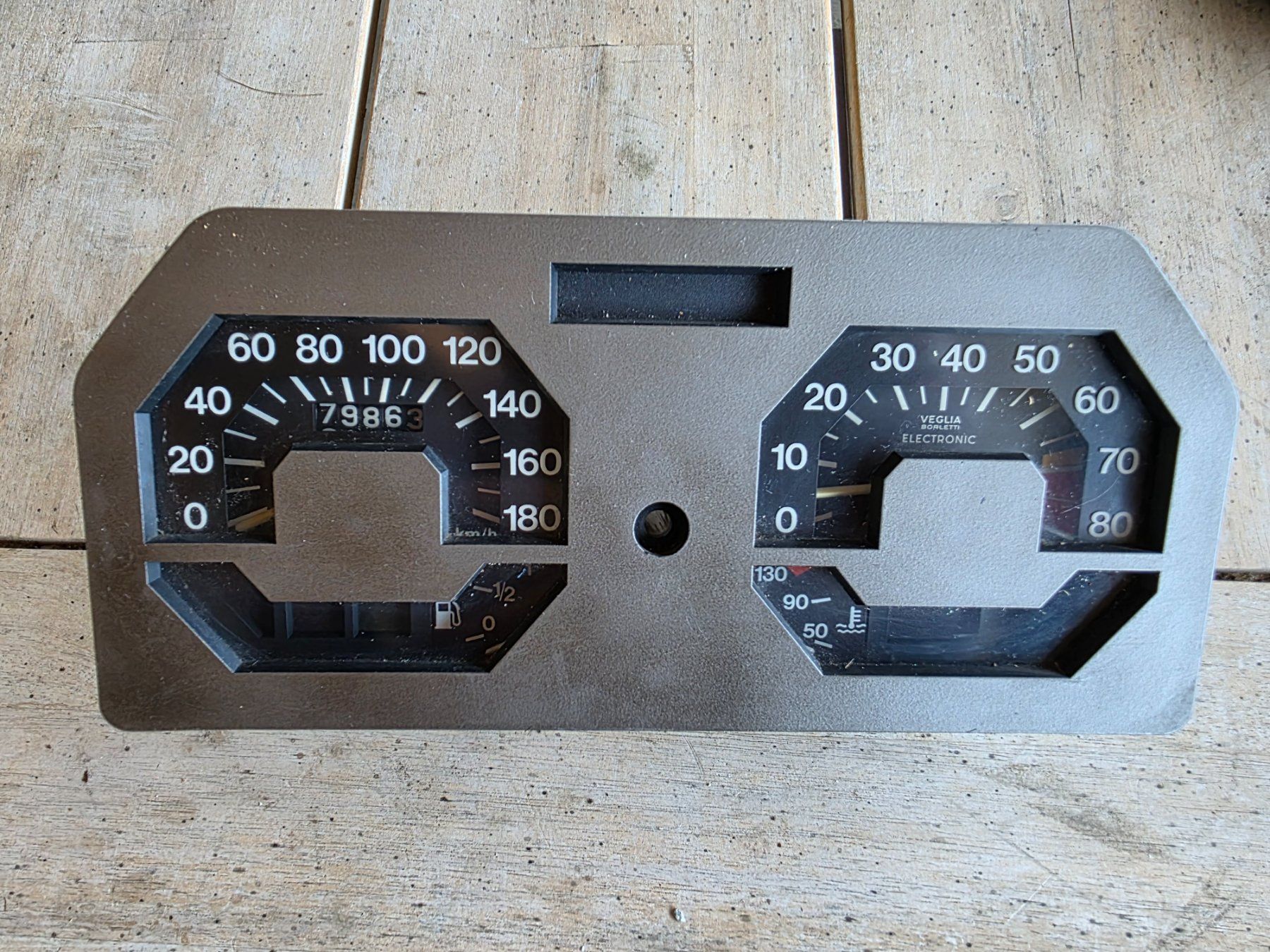 Fiat Tutti pezzi di ricambio auto: Auto Ersatzteil Tachometer Youngtimer evtl. Fiat 127 – Usato da Walterswil BE venduto da Lonitti 1