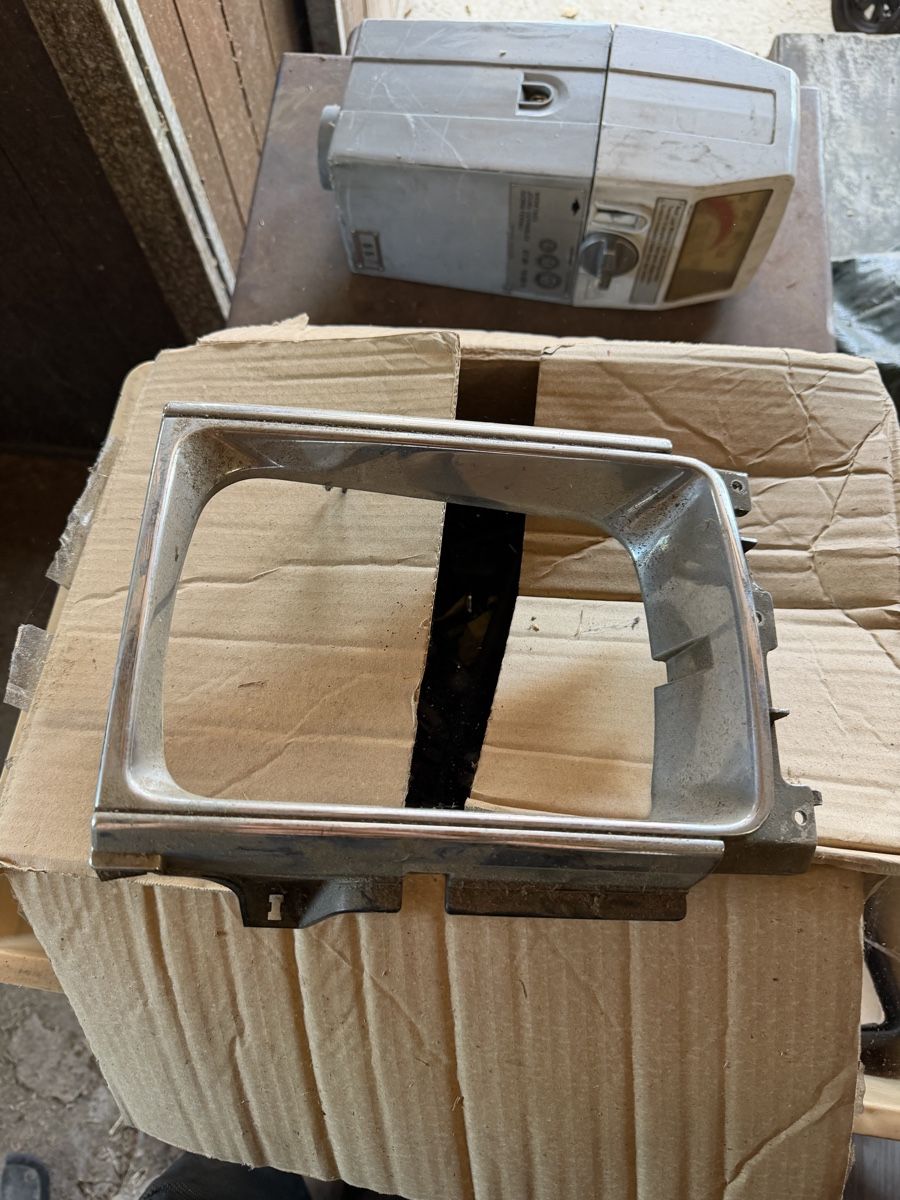 Toyota Alle Autoersatzteile: Front Grill Toyota 4 Runner – Gebraucht aus Halten von vwg_ml9y 3