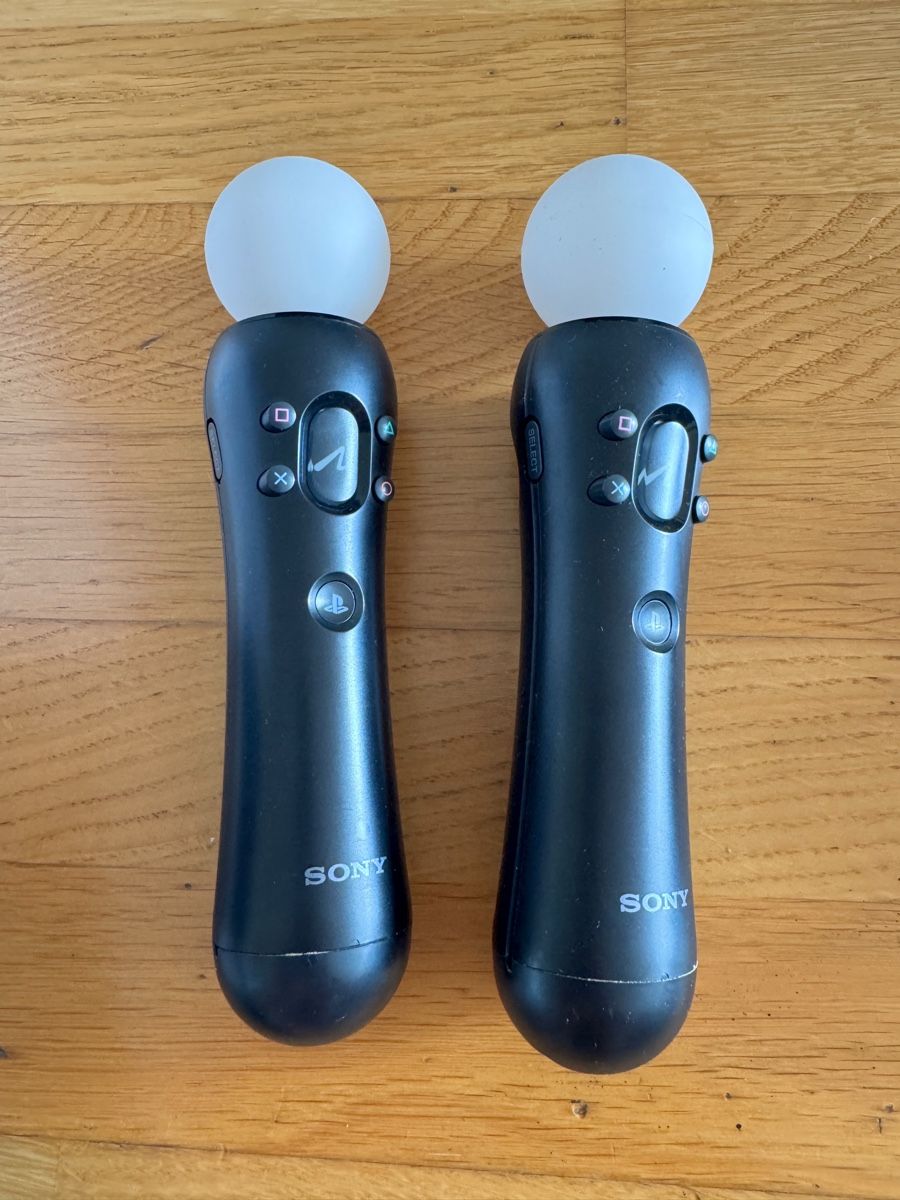 Sony VR Brille: PS VR Headset 1. Gen, 2 Motion Controller, Kamera – Gebraucht aus Sursee von TobiasAeppli 8