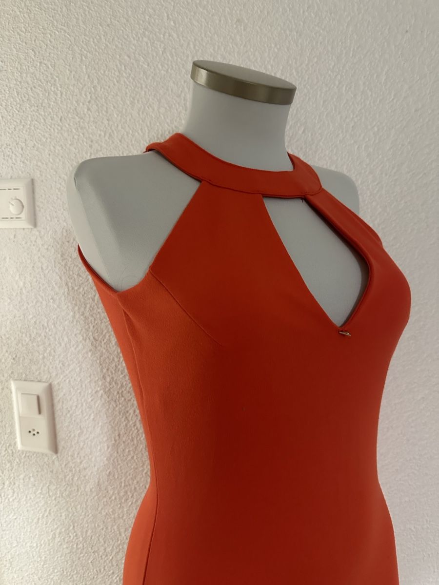 Guess Kleider: Sommerkleid rot, elegant Gr. S – Gebraucht aus Buttikon SZ von Dana2002 3