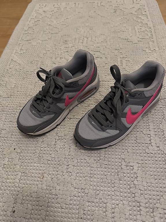 Scarpe da donna: Nike Shoes – Usato da Opfikon venduto da MissRuby 2