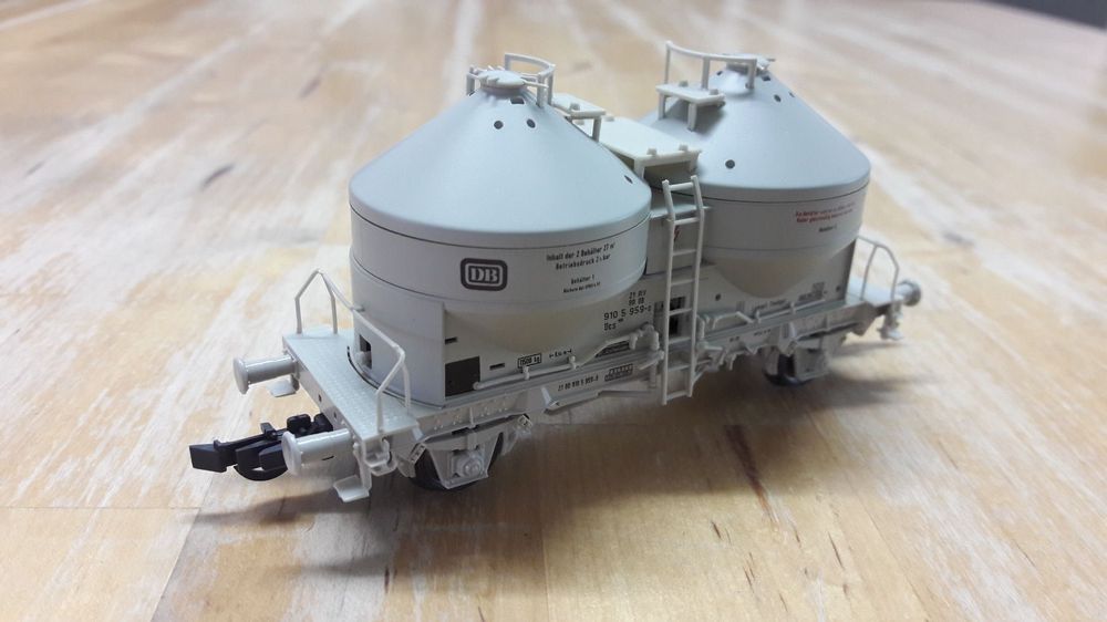 Lot de 3 wagons silo KDS 54 de la DB - Roco 44015 - HO