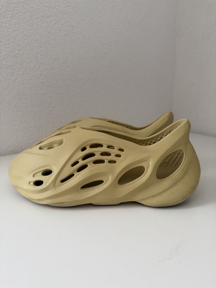 Adidas Scarpe da uomo: Yeezy Foam Runner Sand – Nuovo (secondo la descrizione) da Weinfelden venduto da Noelbnd