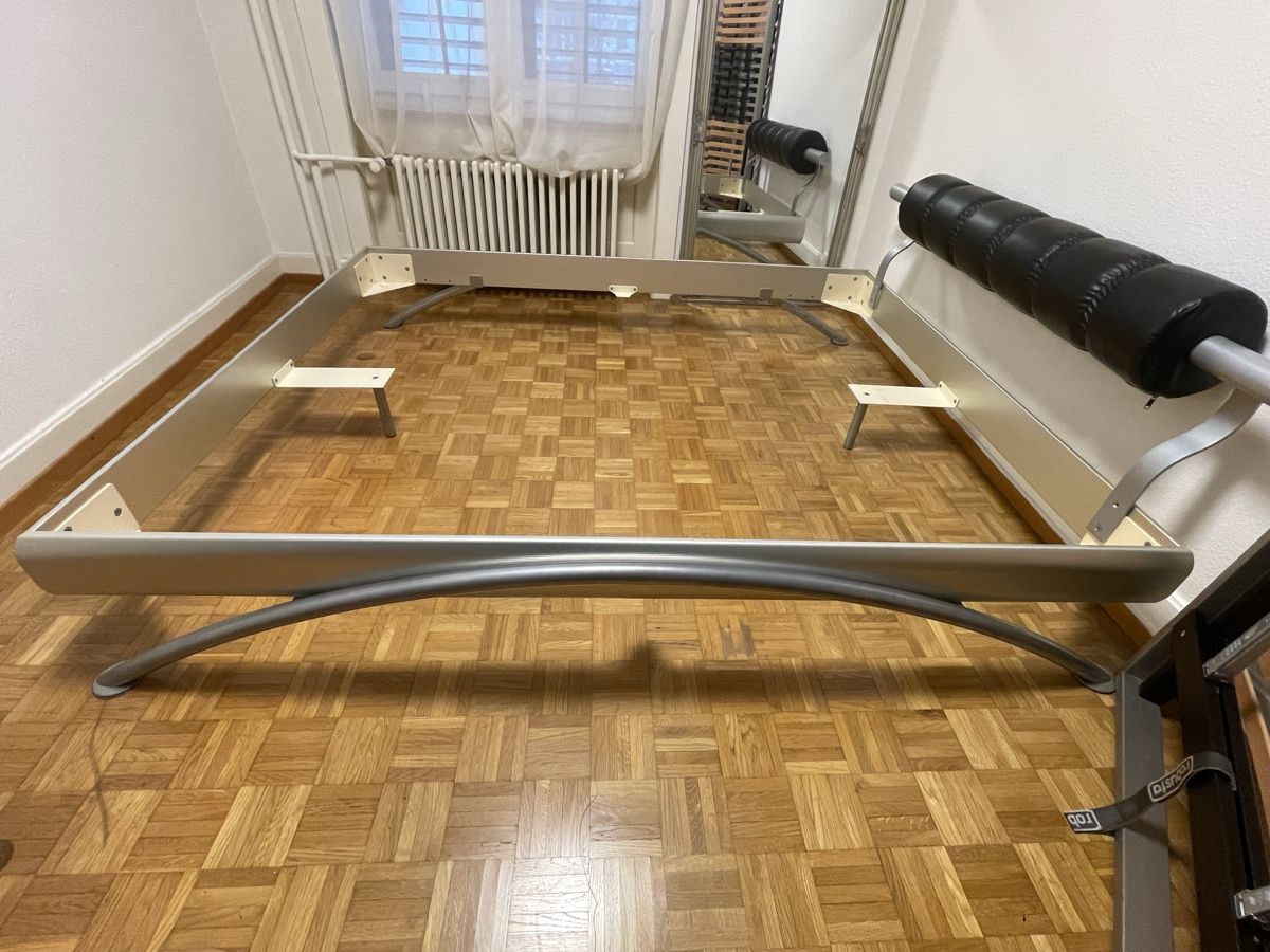 Letti: Bett / Bettgestell 160x200 – Nuovo (secondo la descrizione) da Zürich venduto da Nikita.- 1