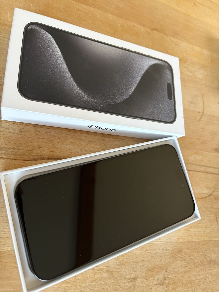 Apple Telefoni cellulari / Smartphones: iPhone 15 Pro Max – Usato da Morgarten venduto da Hagli84 1