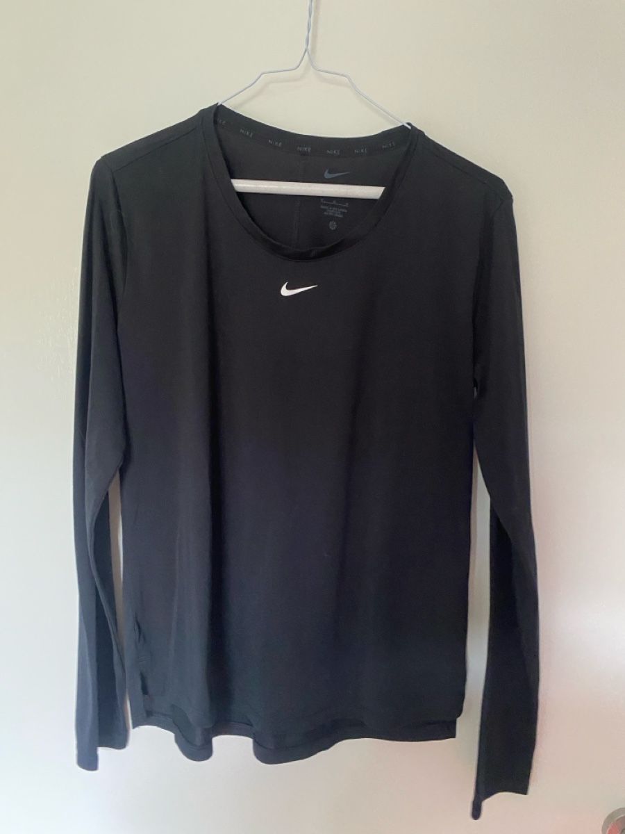 Nike Pullover & Sweatshirts: Langarmshirt Schwarz Grösse M – Gebraucht aus Ittenthal von Lorinakuprecht0