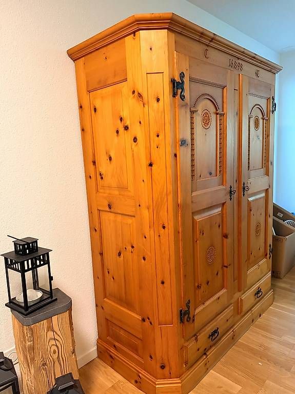 Schränke: Hallenschrank Arvenholz – Gebraucht aus Uerikon von tom_fvz9 4