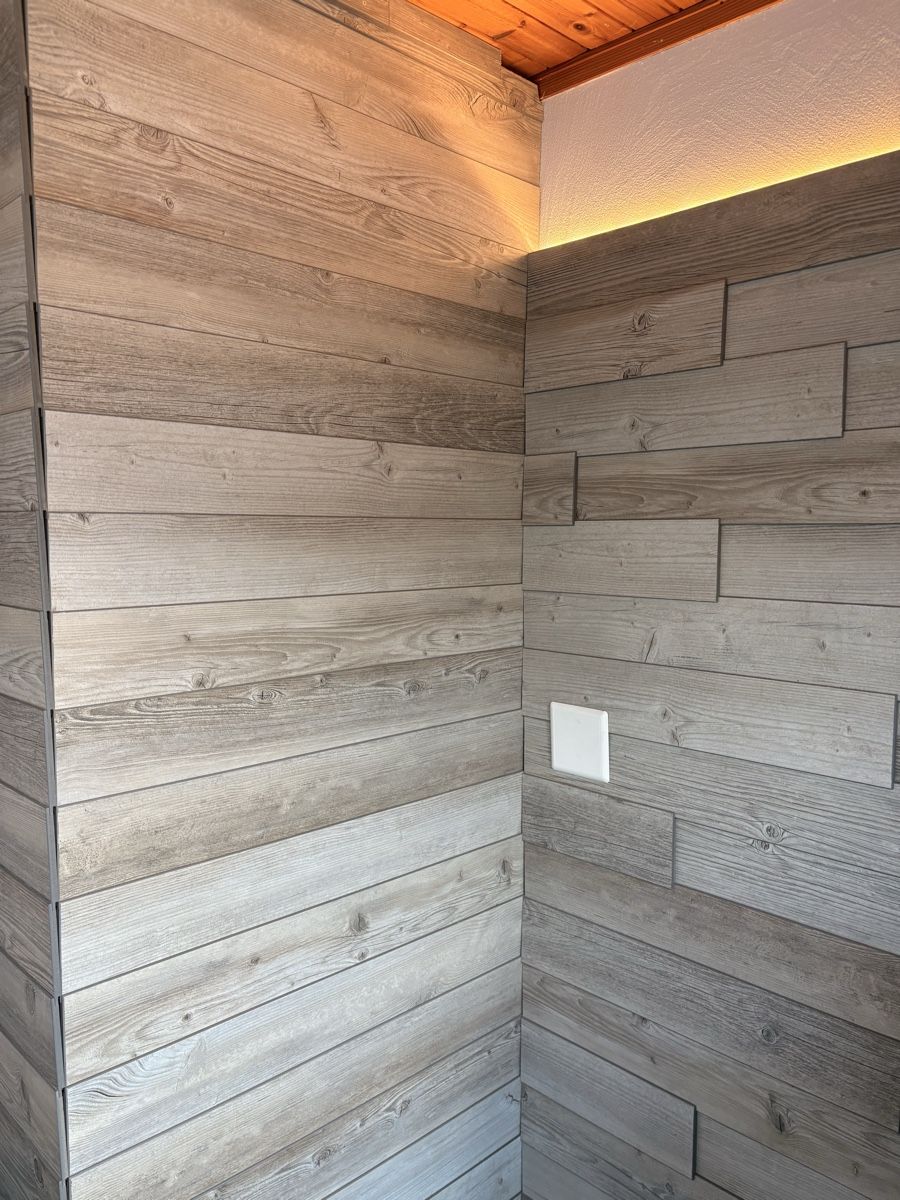 Toutes les décorations: Dekoratieve Wandpaneele, Eiche Optik, – D'occasion à Thalwil par zena4 1