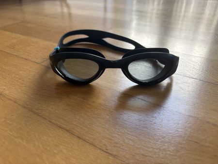 Neue Schwimmbrille von Arena