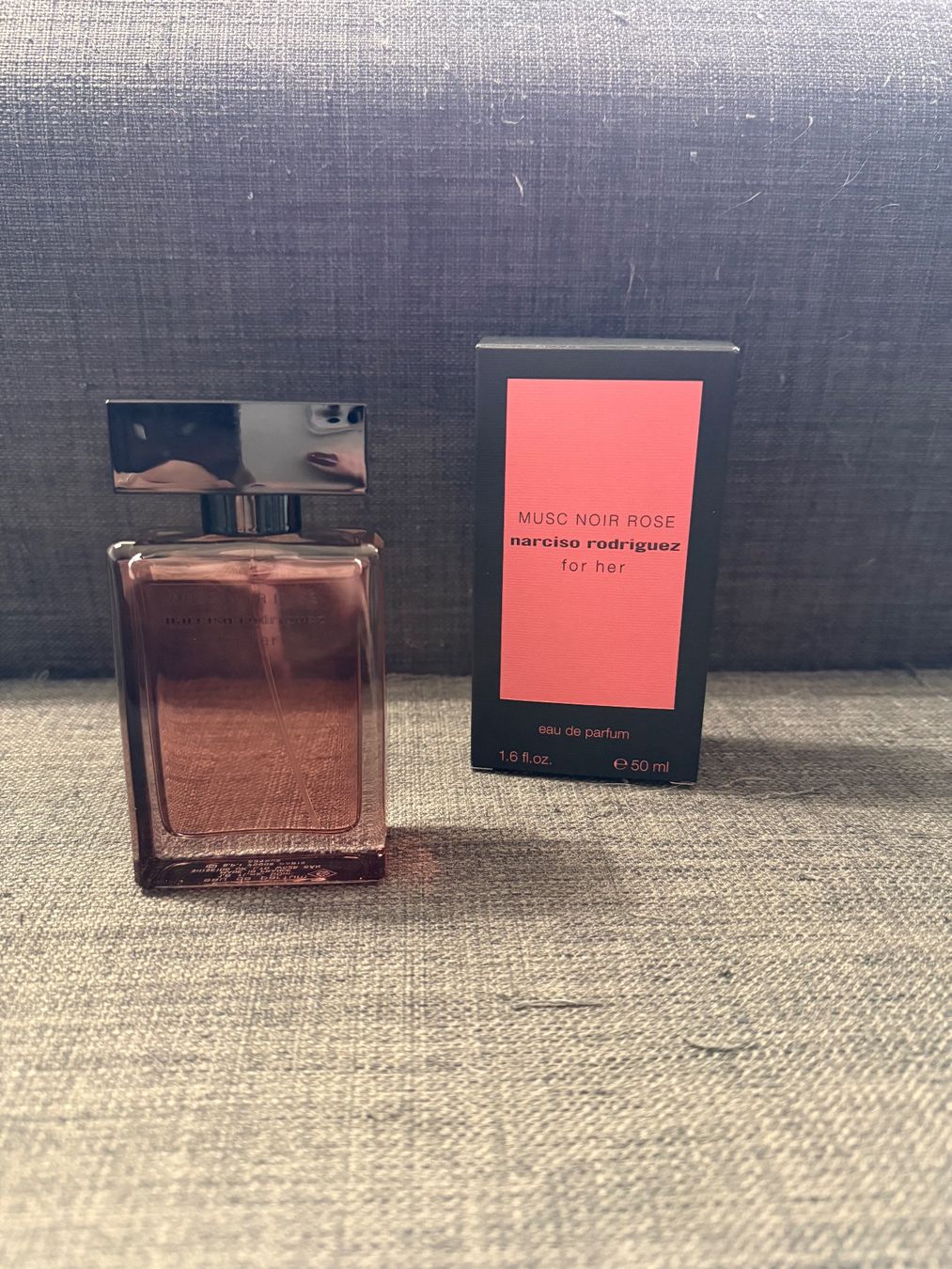 Narciso Rodriguez Parfums & Eau de Toilette: Musc Noir Rose 2ml – D'occasion à Orbe par Sylvie.Lep07