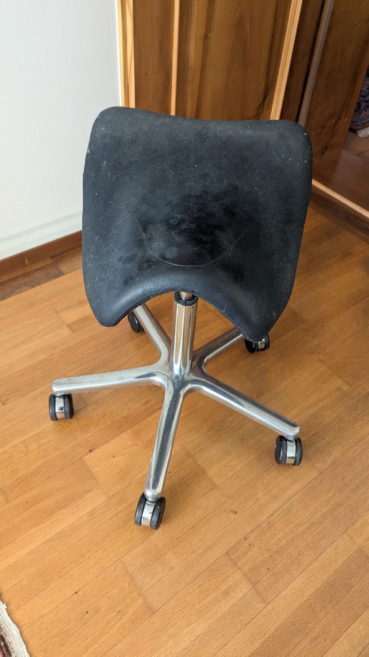 Chaises: Büro- oder Arbeitsstuhl – D'occasion à Schwyz par baze