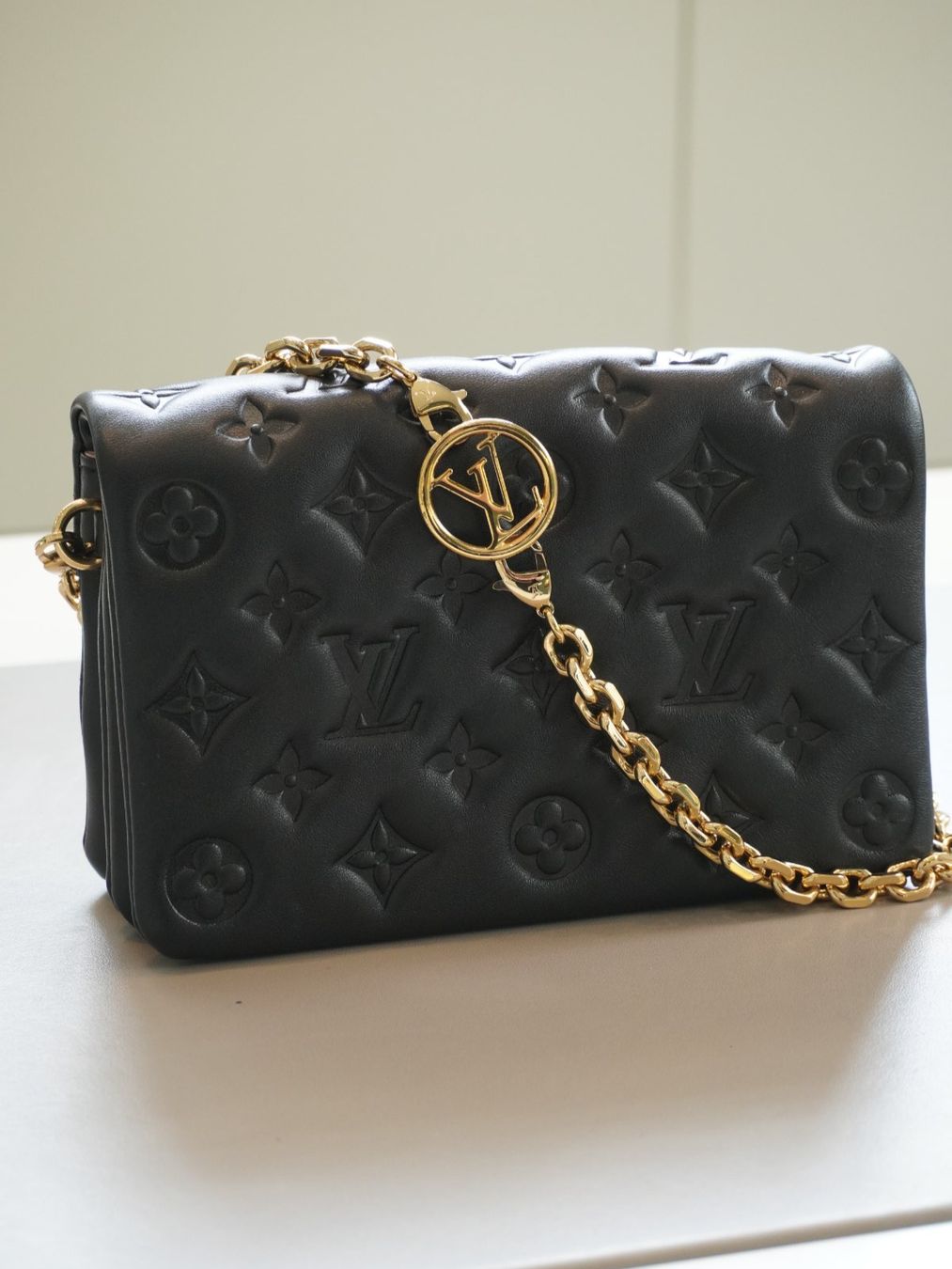 Louis Vuitton Taschen für Damen: Louis Vuitton Coussin – Gebraucht aus Genève von Harold-W
